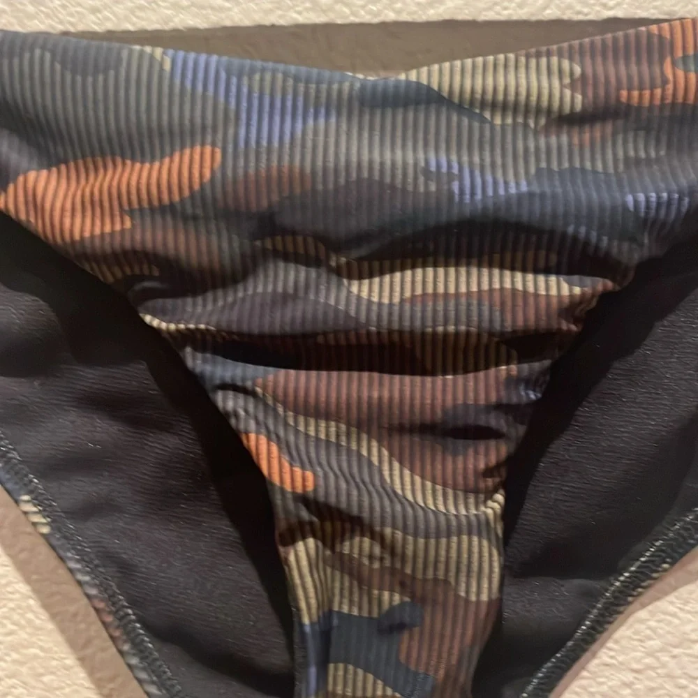 No Boundaries Juniors' V Swimsuit Bikini Bottom Camouflage Large